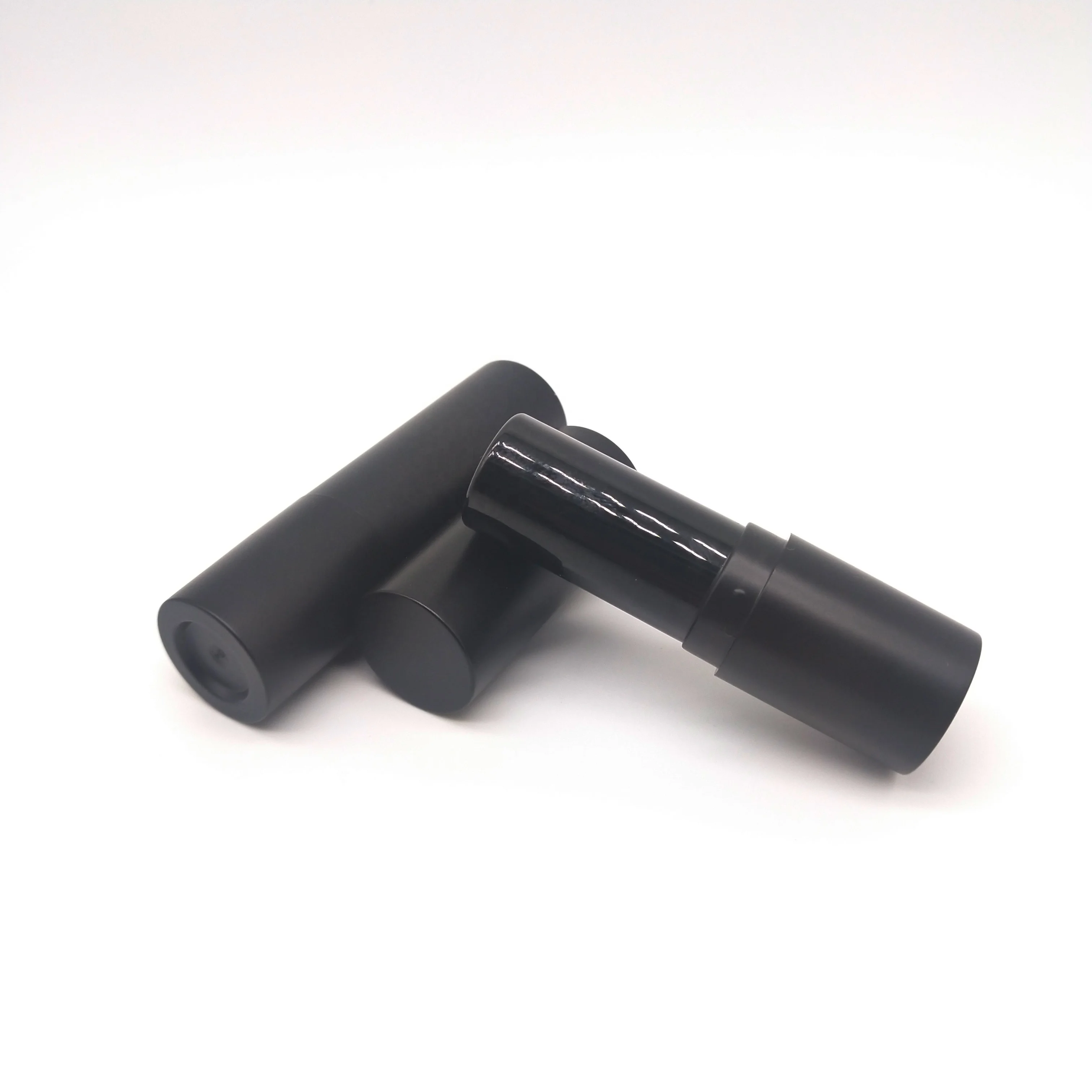 Wholesale high quality stock round black lipstick tube cosmetic packaging for lip balm matte black lipstick container