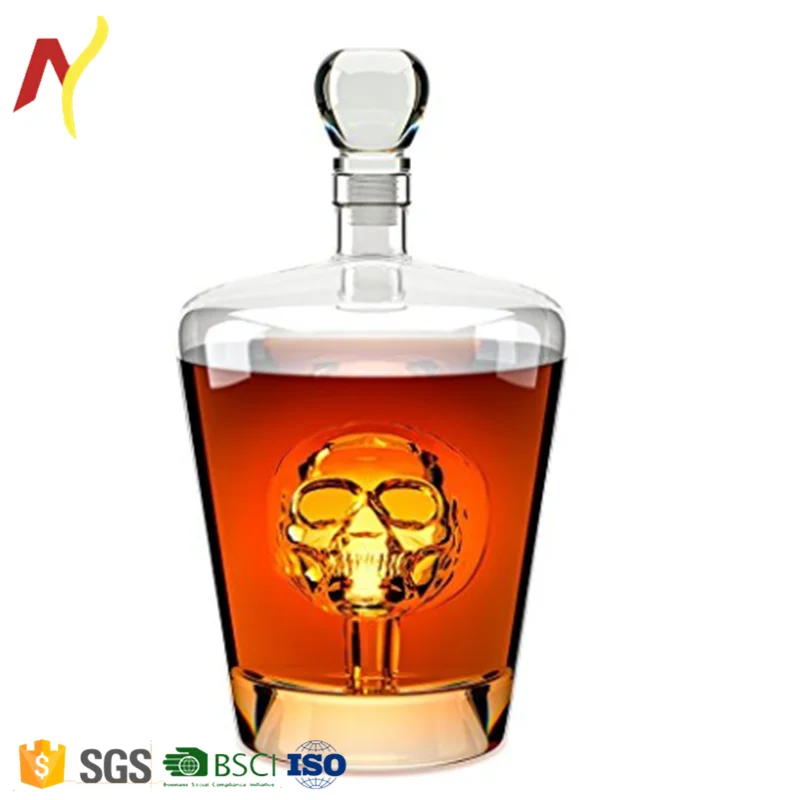 Handmade glass whiskey tequila vodka gin wine bottle Food grade 1000 ml glass skull bottle with skull inside