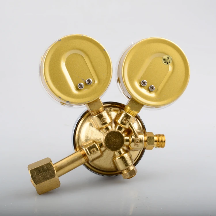 Reliable and cheap oxygen pressure regulator