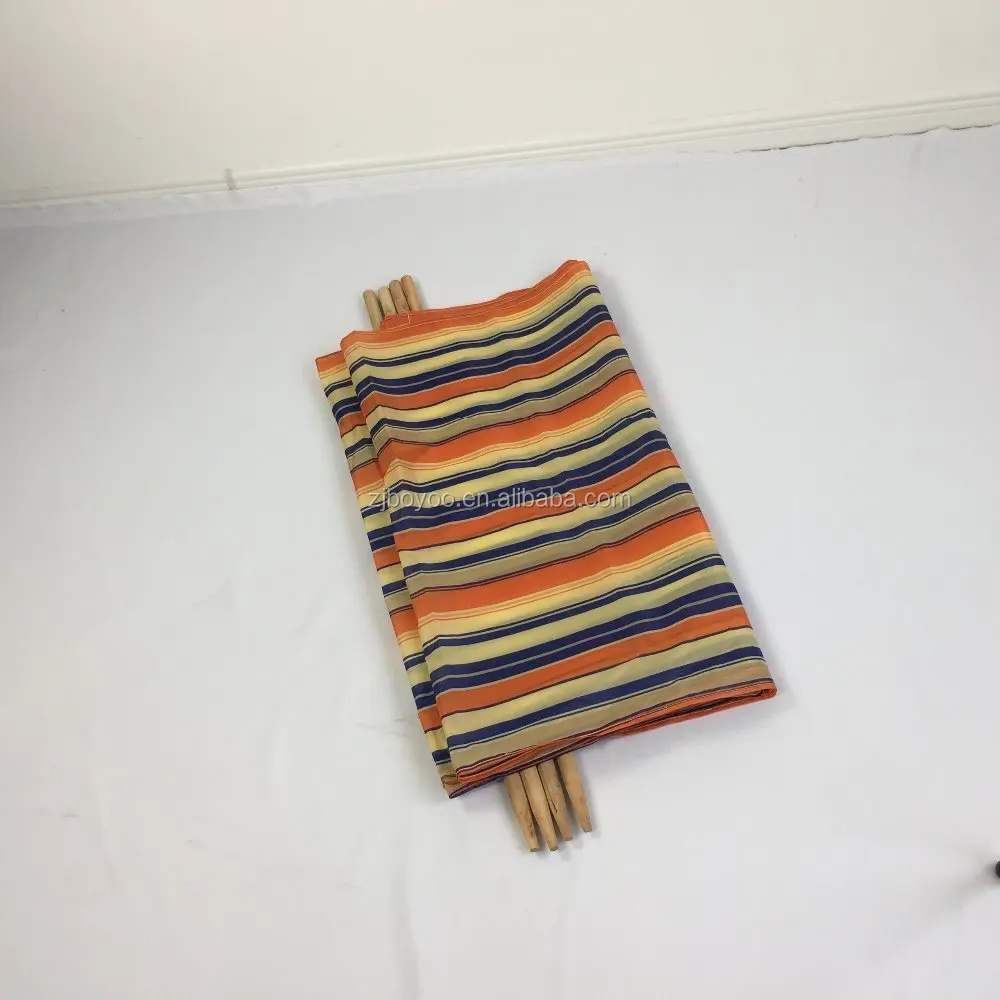 cheap orientation polyester and wood poles beach windbreak