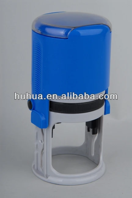 Автоматическая офиса, используя штамп само красочного штамп