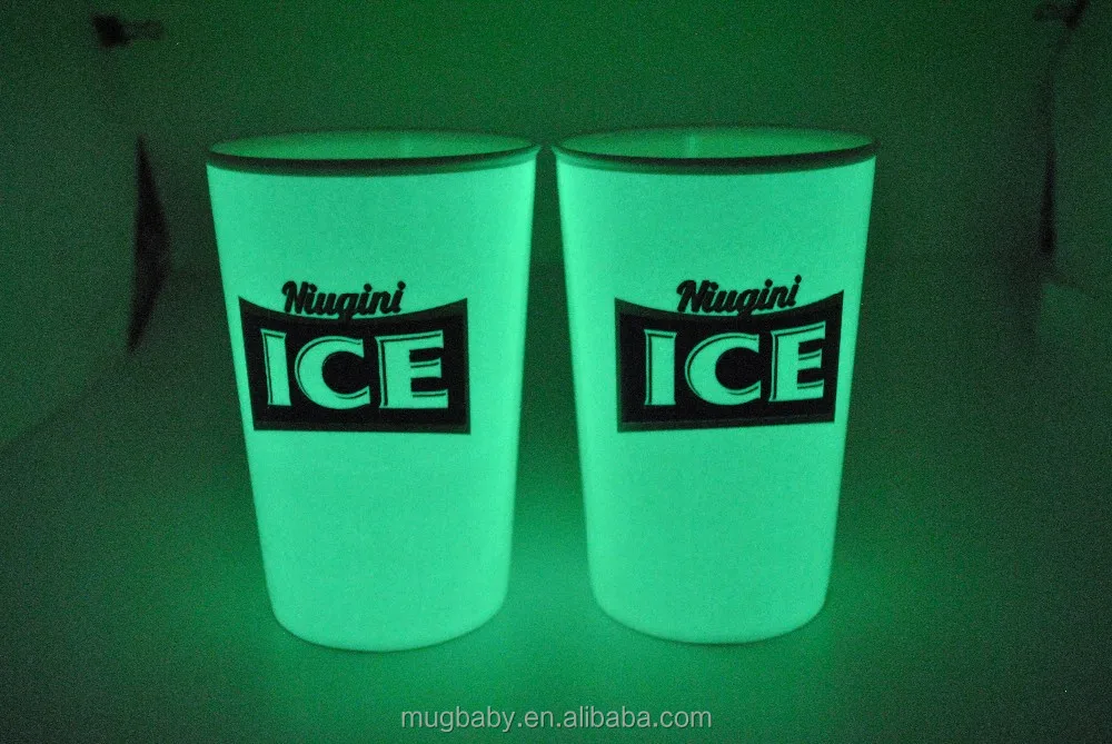  Пластиковые чашки растущие в темноте