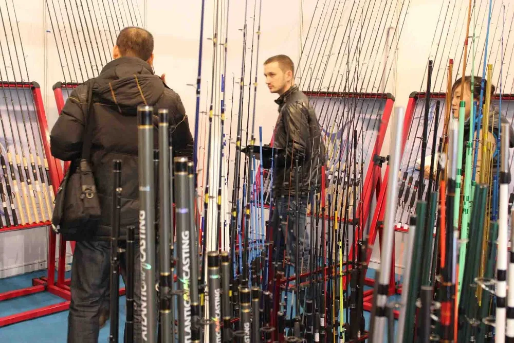 Sensitive 3-tip feeder fishing rod with carbon fiber material