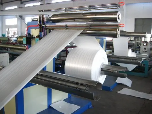 extruder for foamed polystyrene sheets