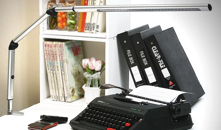 NAILTALK High Quality Oem Fashion Nail Reading Clip Desk Led Portable Luminaire Table Lamp