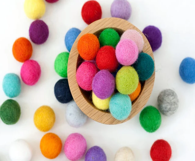 
Wholesale DIY Various Colors Wool Ball Garland Felt Pom Poms 