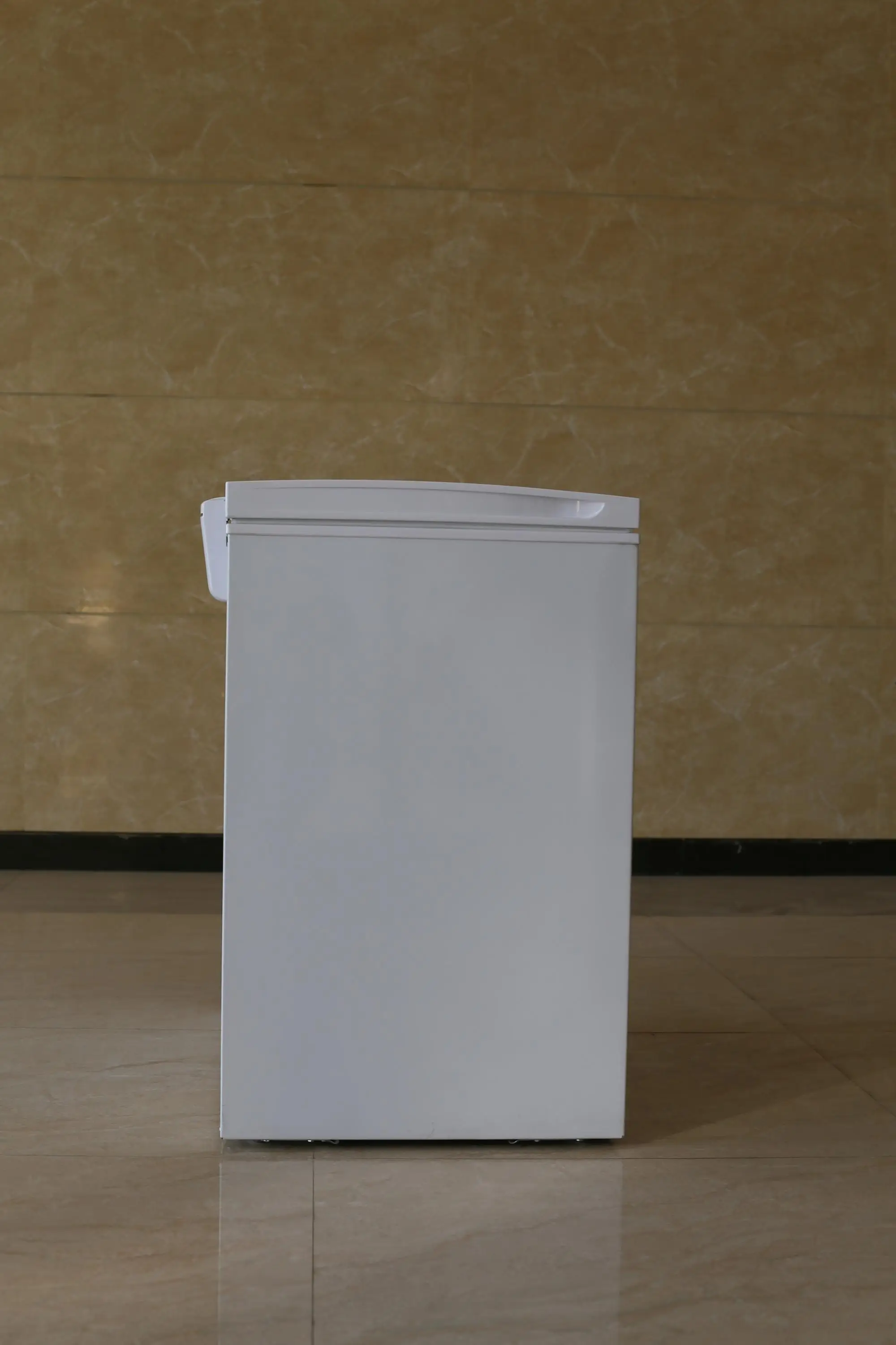 CE, A+ 100L 3.5 cuft chest freezer