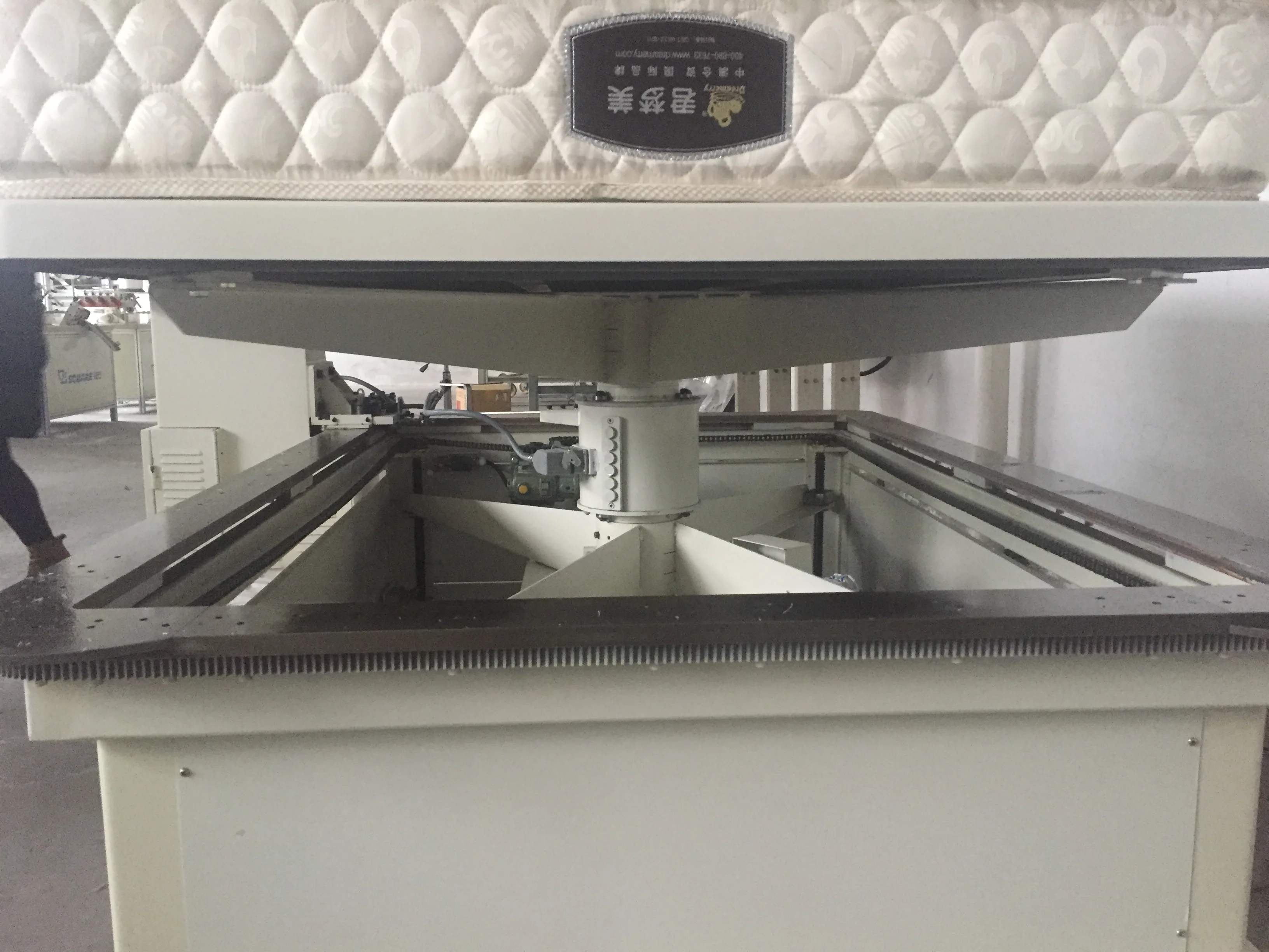  Automatic lifting Typical/Singer head mattress tape edge flange sewing