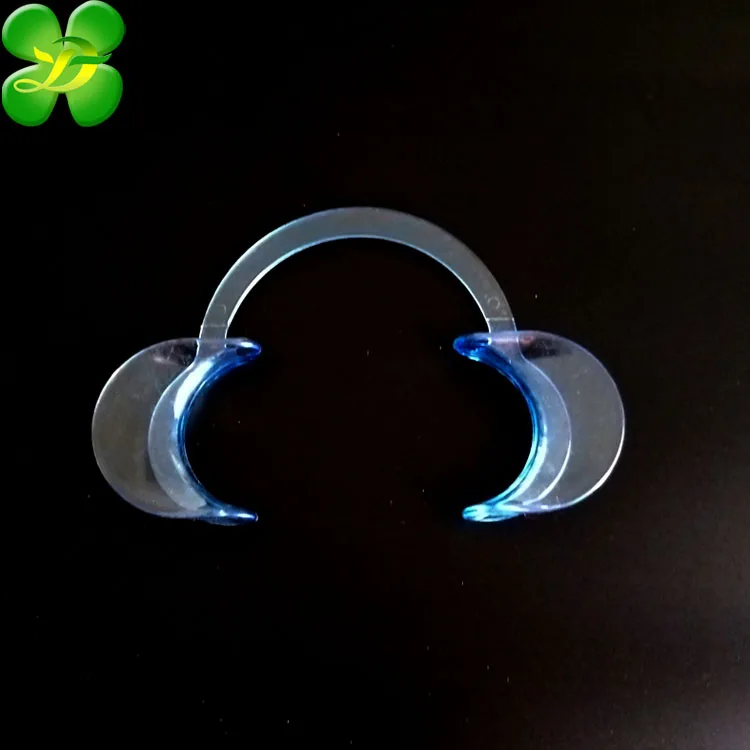 Teeth whitening cheek retractor