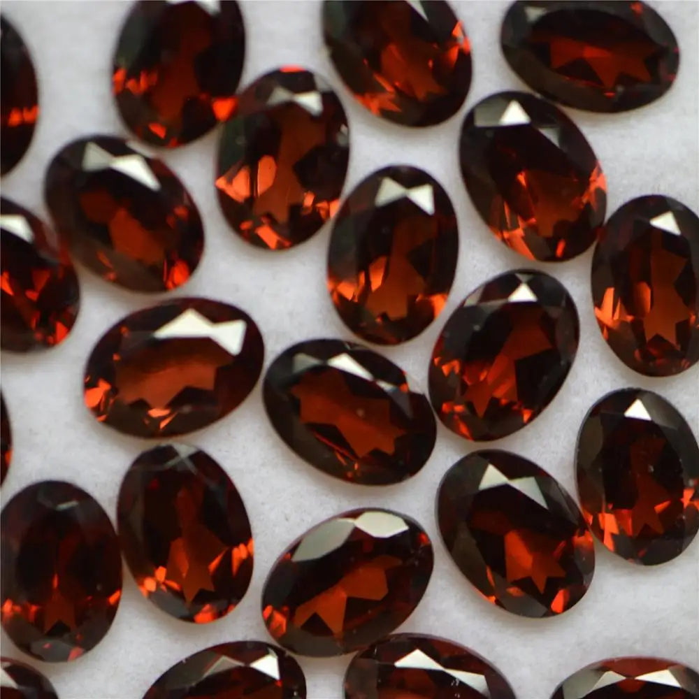 Wholesale Oval-shape Pigeon Blood Red Color  Natural Garnet Stone Loose Gemstone 6*8mm with Best Quality and Best Price