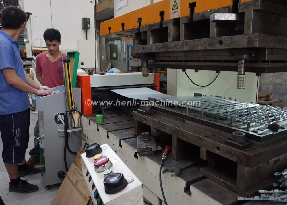
NCF-100 CNC Automatic NC Roll Servo Zigzag Feeder Machine for Stainless Steel Circle Cutting 