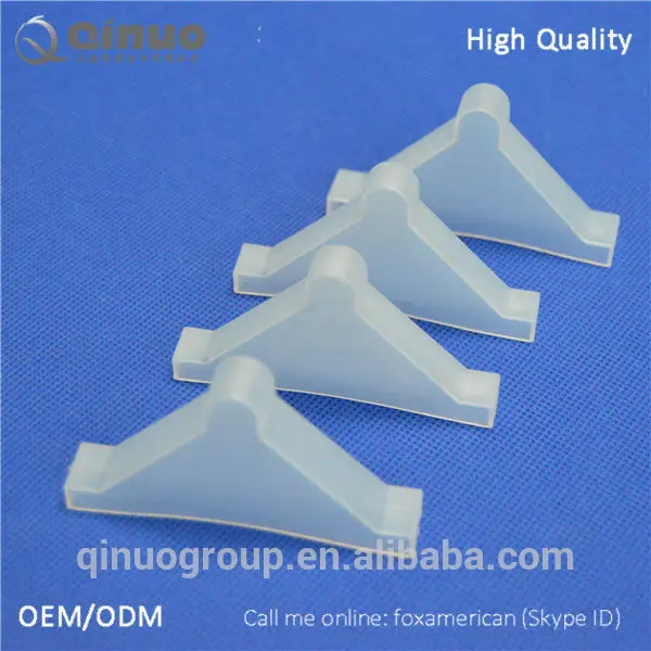 Прозрачный пластиковый уголок с защитой от проскальзывания