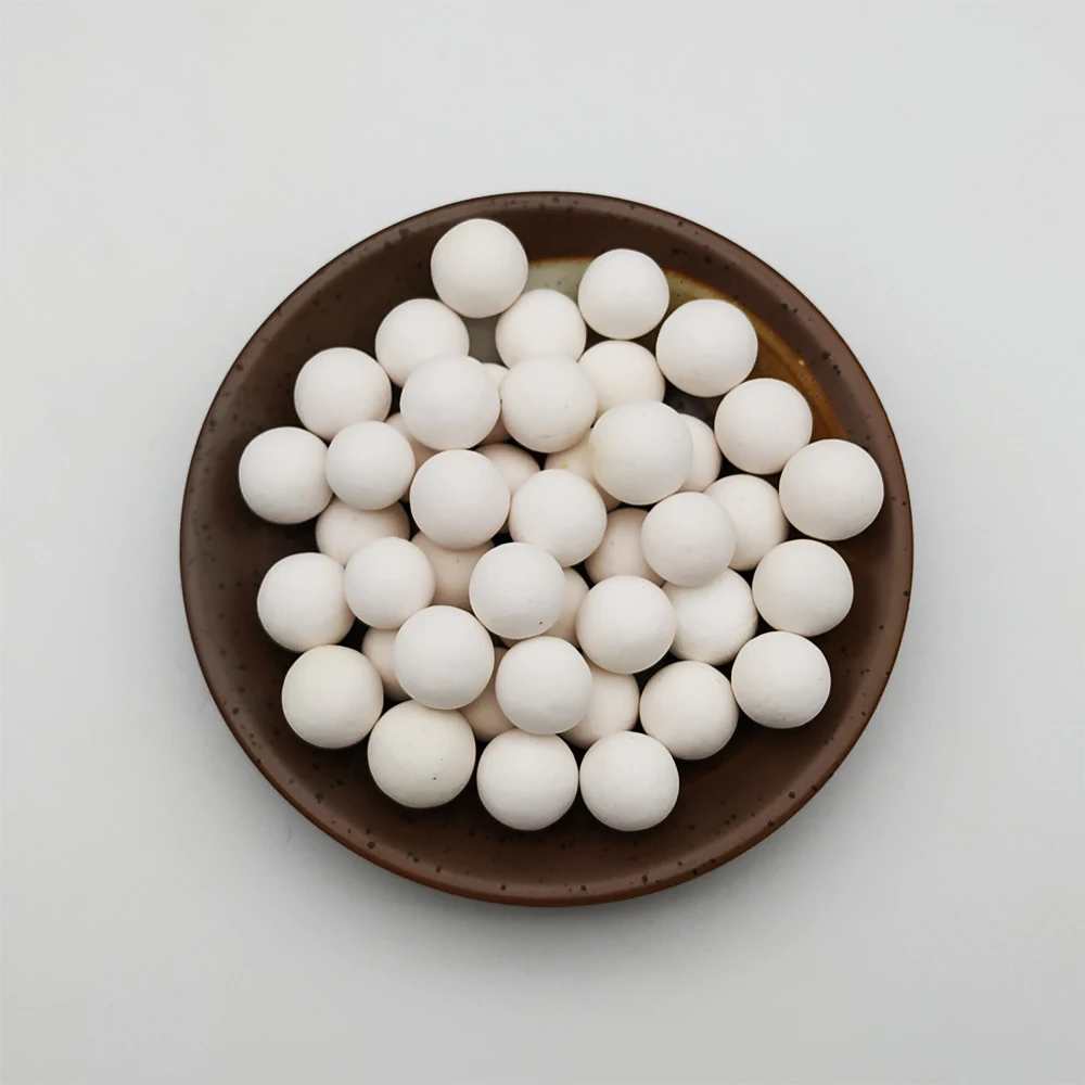 Chemicals 17%-23% Ceramic Balls Catalytic Support For LPG Refinery