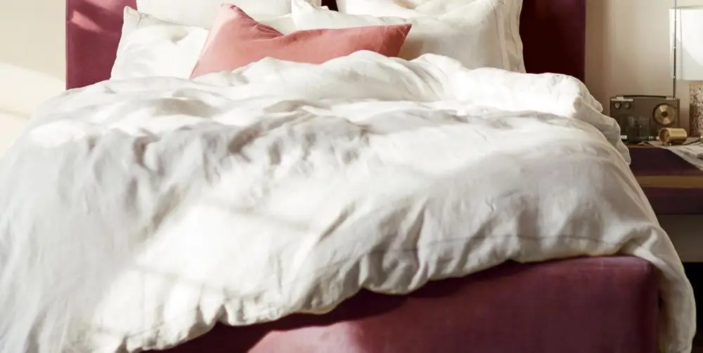 Modern Stainless Steel General Use Simple Style Velvet Bed Gold Legs Full Queen King Size Bed