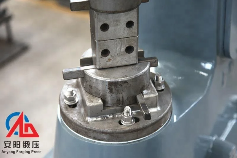 Мощный кованый молоток 25 кг