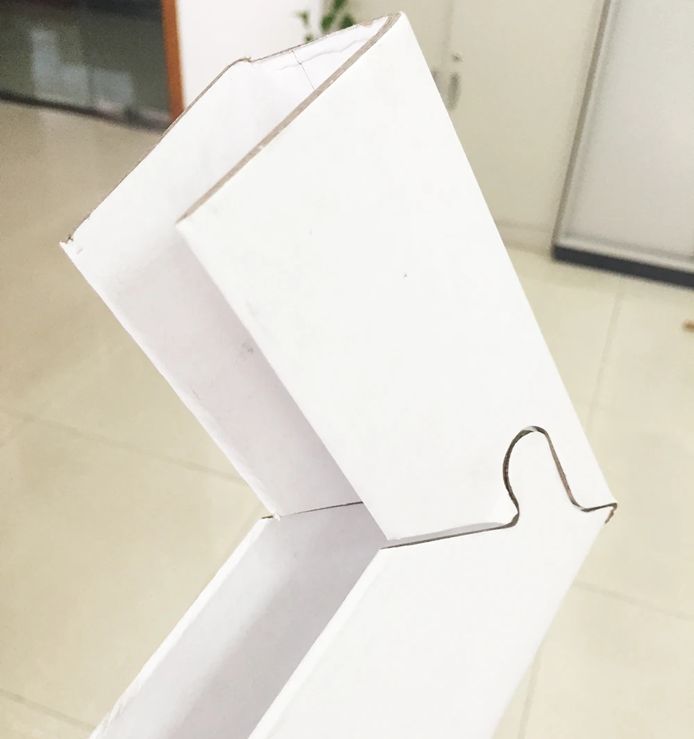 Puzzle -cut Paper Edgeboard Corner