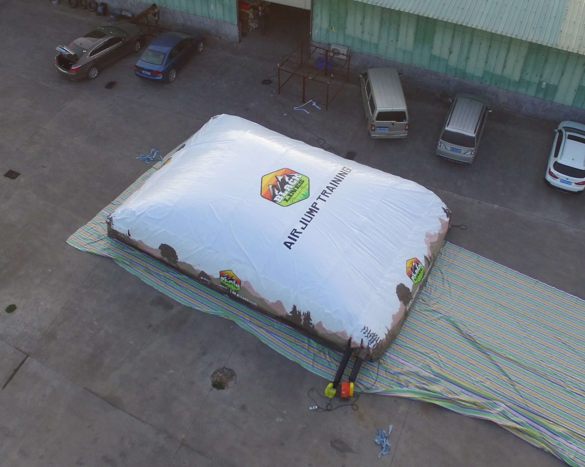 Huge painting inflatable BMX airbag protective pad for skiing or stunt landing jump training