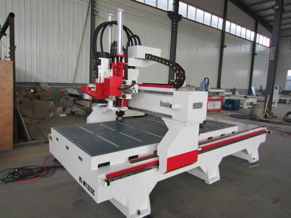 качественный фрезерный станок с чпу с авто-сменой/токарно-гравировалный станок с чпу /простр авто-смены фрезы станок