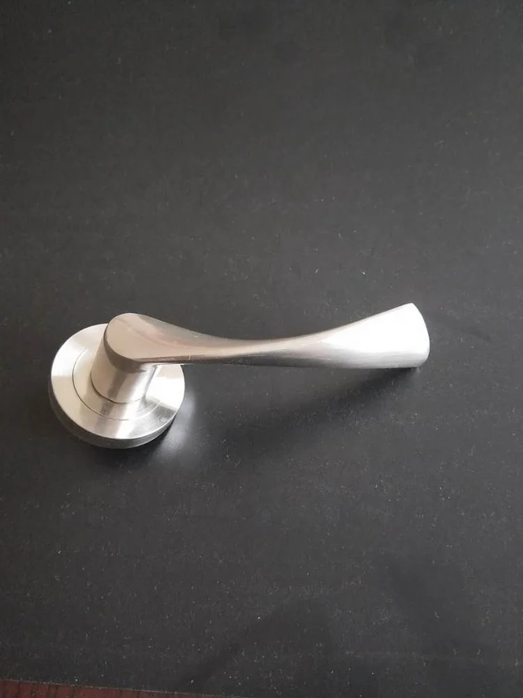 
hot style round rosette lever door handle aluminum door handle zinc alloy lever handle in good quality 