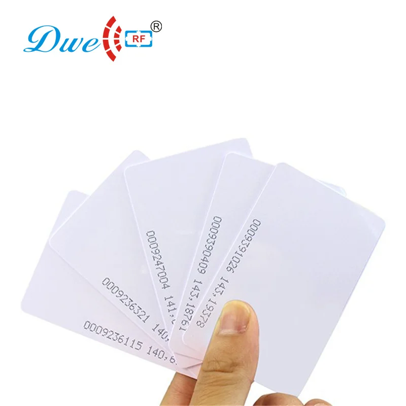 Недорогой Белый глянцевый ПВХ 125 кГц TK4100 контроль доступа бесконтактный считыватель RFID EMID-карта для игрового удостоверения