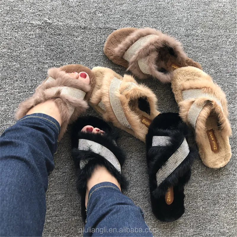 Женские удобные замшевые шлепанцы с подкладкой из кроличьего меха, дышащие домашние и уличные теплые шлепанцы с перекрестными ремешками и кристаллами, новинка 2018