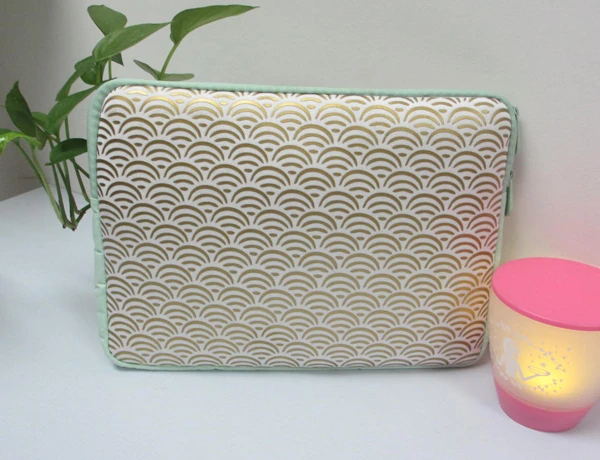 cheap reversible neoprene laptop/computer sleeves/bags