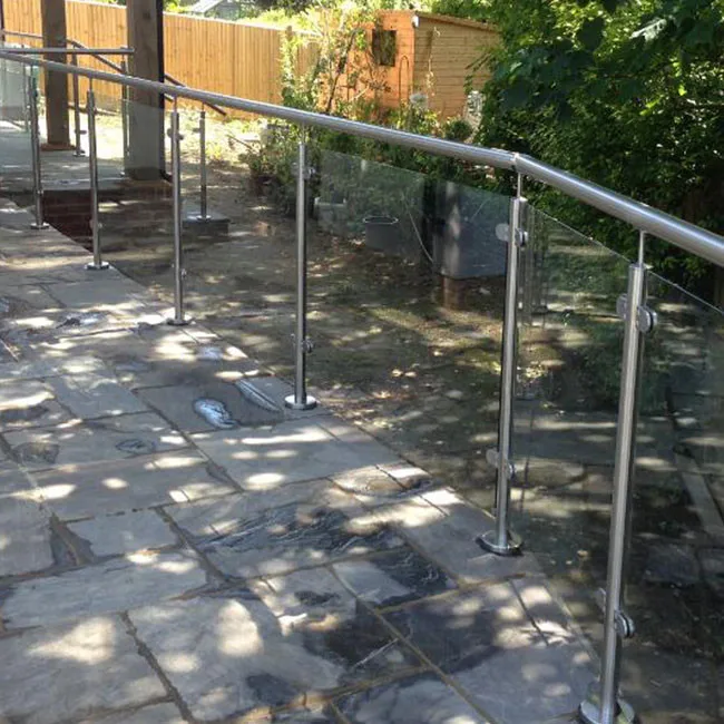 DIY Installation modern glass railing design from balcony