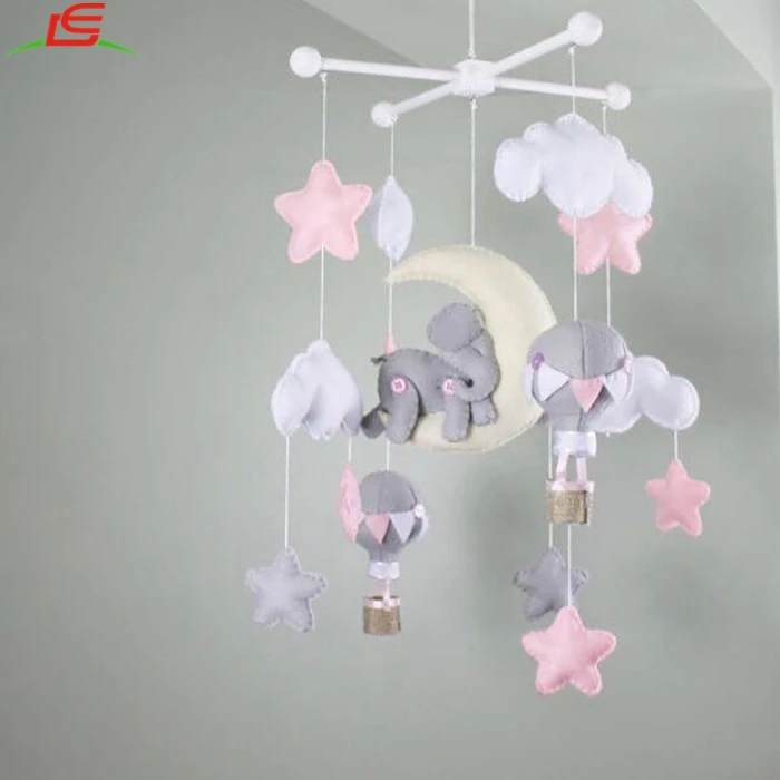 Подвесной мобиль для детской кроватки