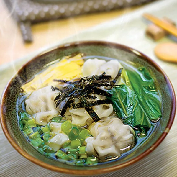 Concentrated instant pork bouillon cube