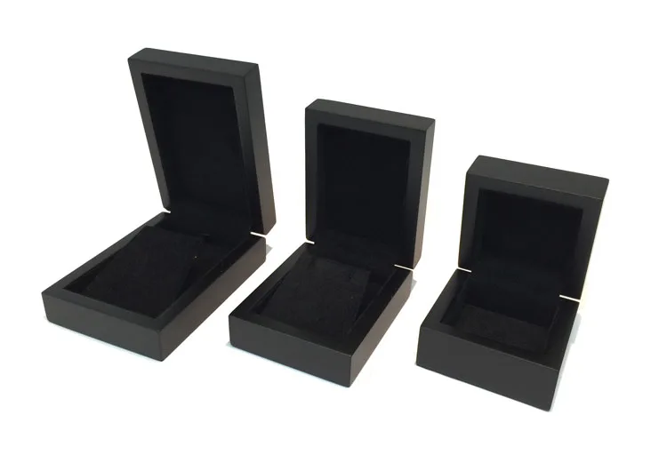 Golden Supplier household stock black handmade timber wooden jewelry box wholesale wood ring pendant bangle jewelry set boxes