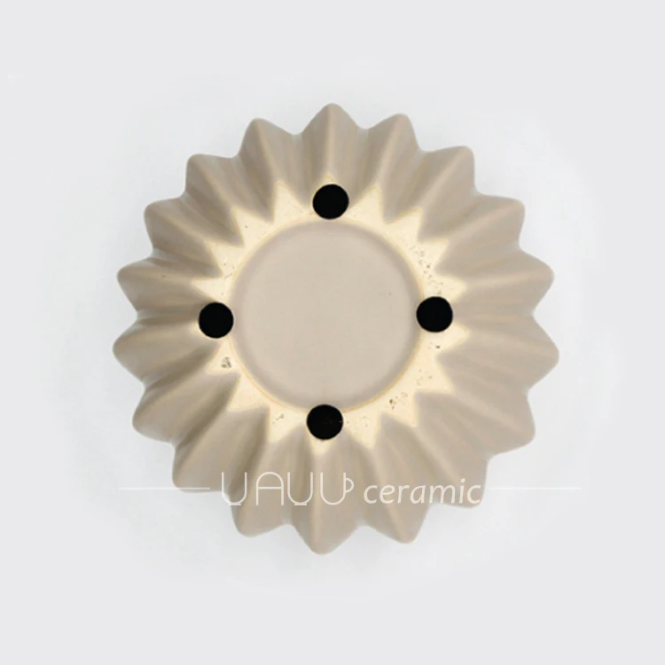 China supplier restaurant decoration garlic shape ceramic flower vase