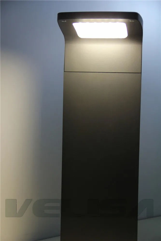 
China Manufactuer 12W Solar Pathway Light Bollard Shape Aluminum Garden Landscape Light LED 