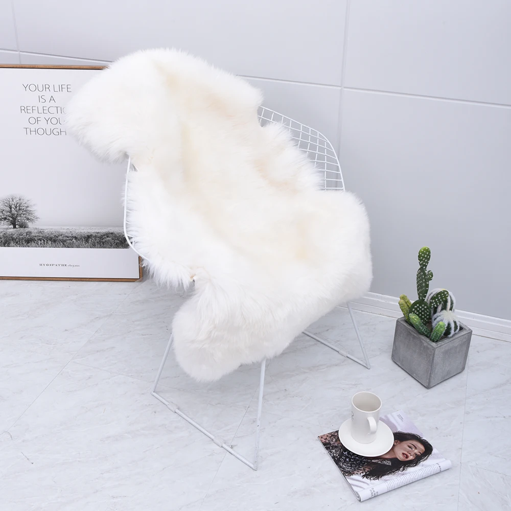 
Single Pelt Genuine Dyed Natural Fur Shaggy Sheepskin Area Carpet Rug for Home Decor 