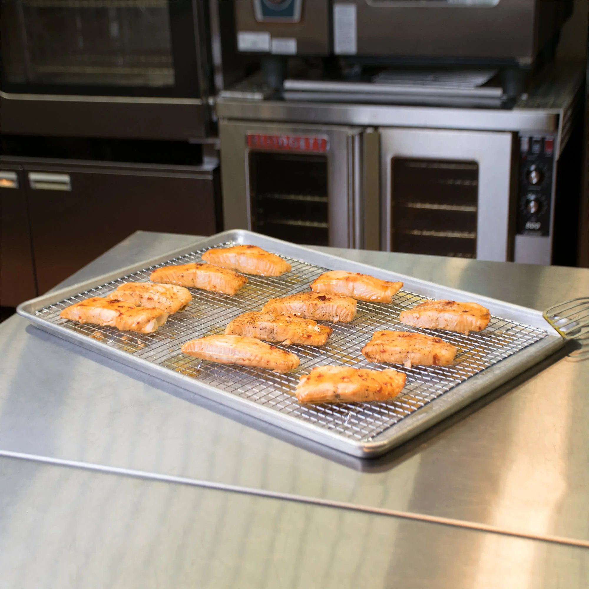 1809 half Size Footed Cooling Rack for Bun / Sheet Pan rack