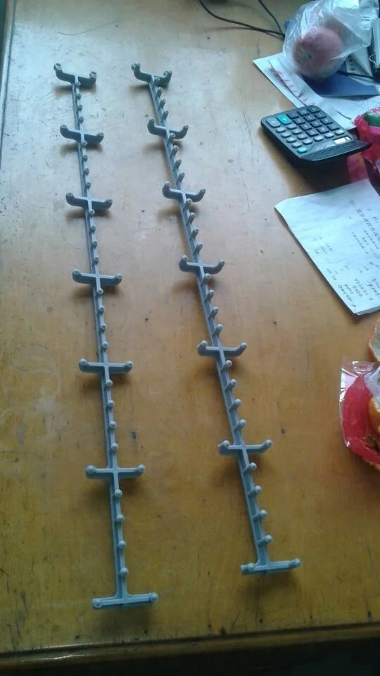 
Continuous plastic slab bolster 3/4