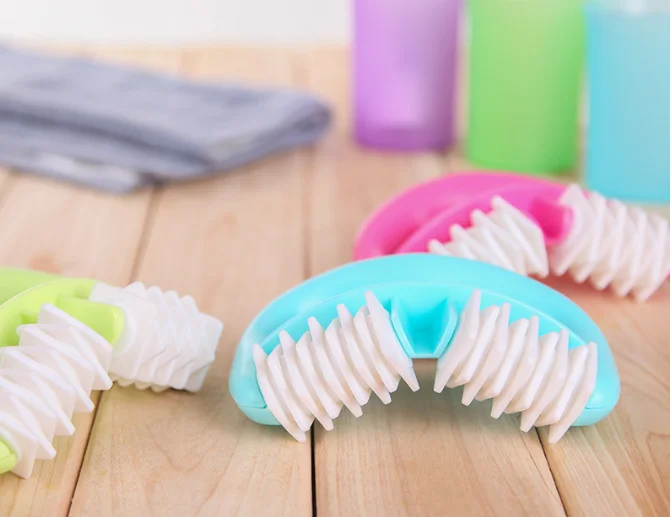 
2019 Promotional sports portable body stress reliever hand grip plastic Manual Body Anti-Cellulite massager 