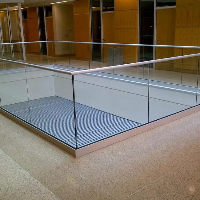 glass balustrade side mounting with u channel tempered