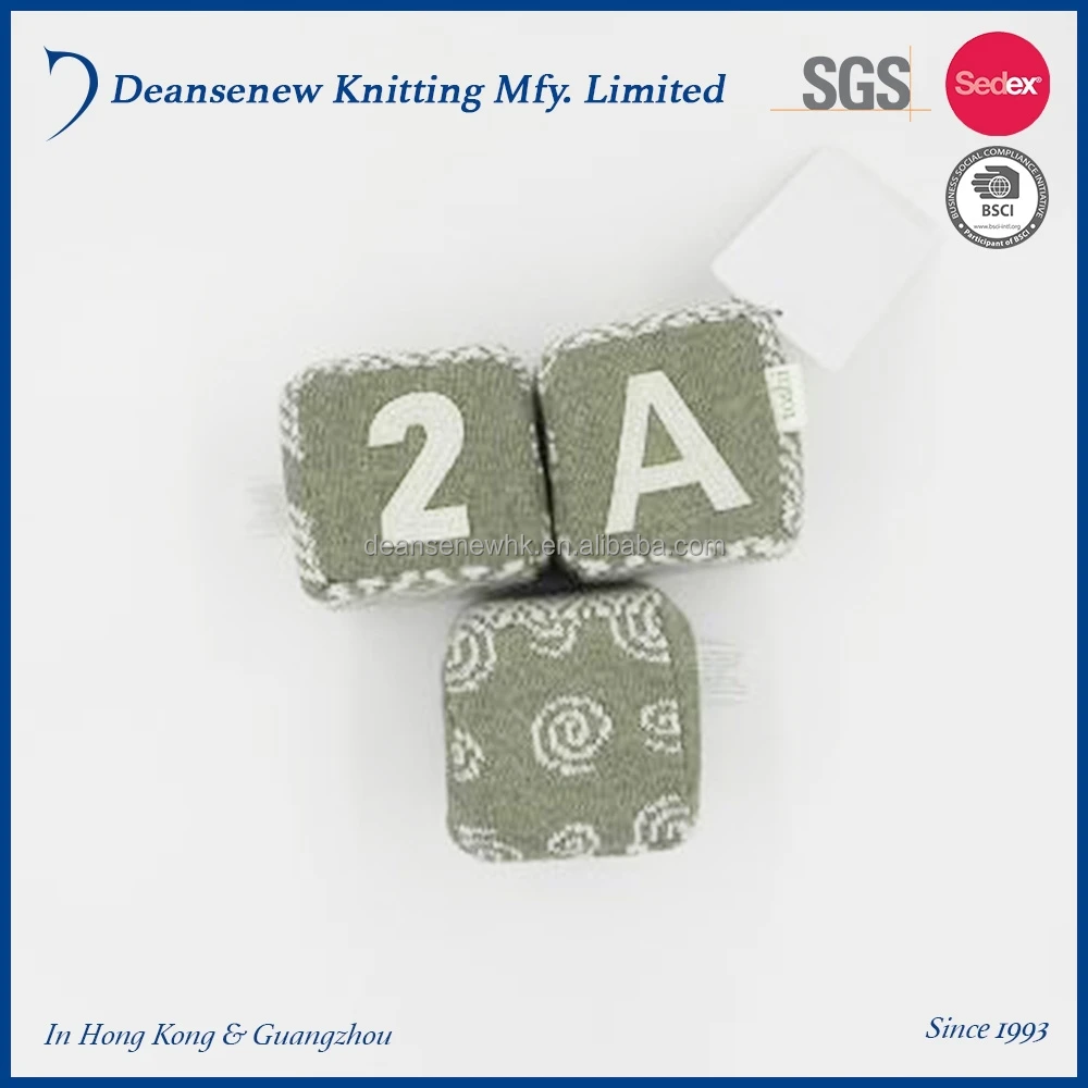 New Design Custom Cute Playful 100% Cotton Jacquard Fall Winter Boy Girl Cable Knit Cube Block Dice Baby Stuffed Toy
