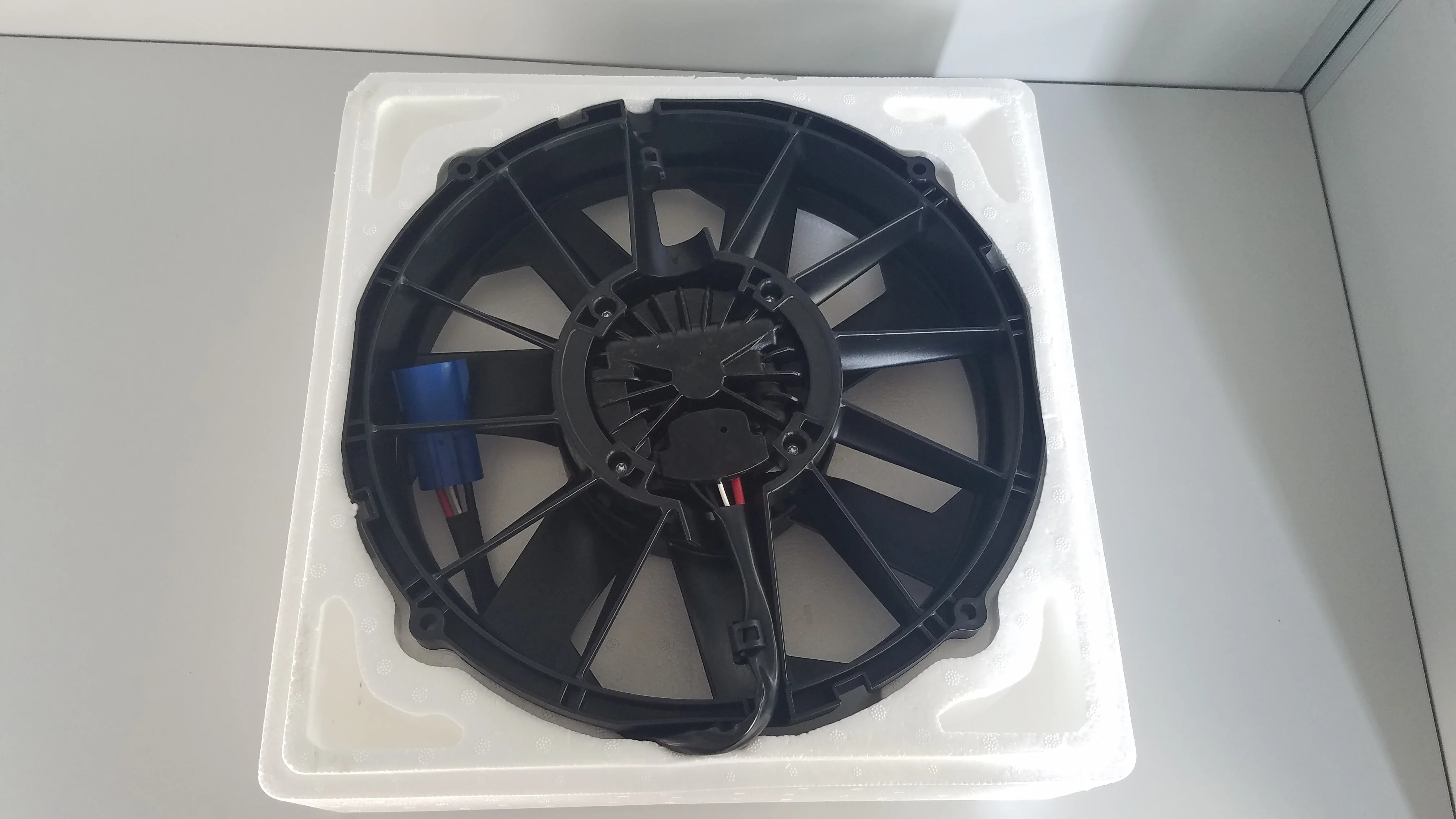  12V/24V SPL-506 автобус с бесщеточным двигателем постоянного тока вентилятора конденсатора/осевые вентиляторы/вентилятор конденсатора для спал