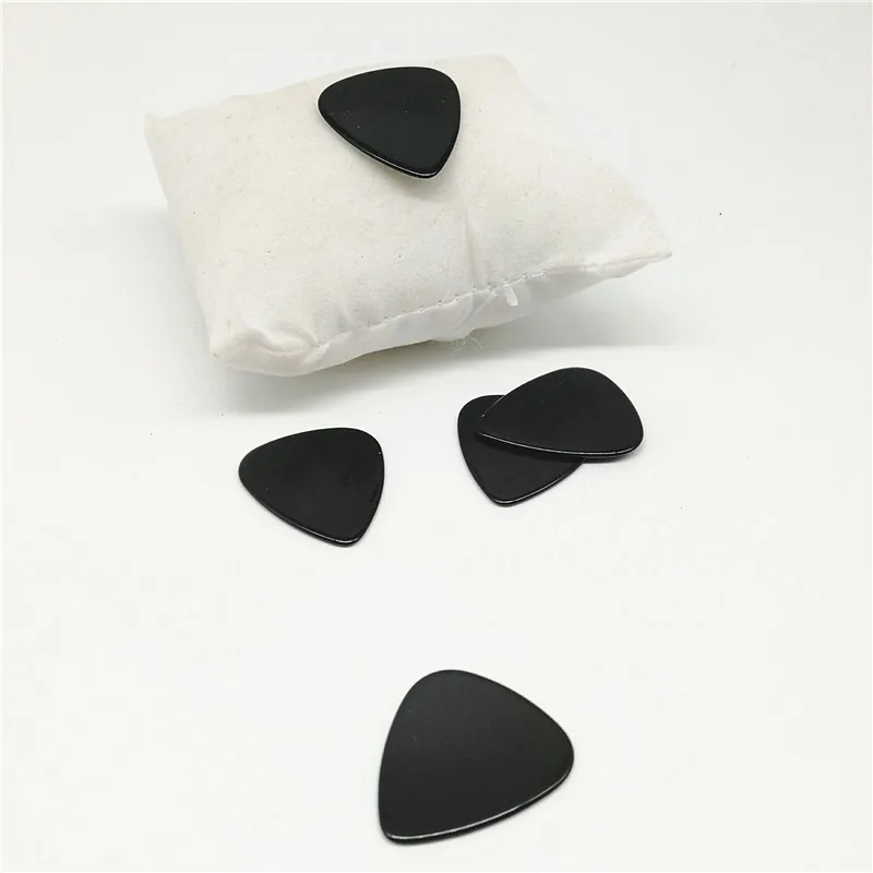 Black Celluloid Guitar Picks Plastic Good Quality Popular Usage Pure Solid Guitar Pick Making Machine 60 Pcs Guitar Picks 500pcs