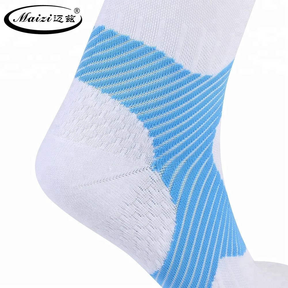 Wholesale custom sports socks with logo white anti slip football cotton copper men women Compression 20-30 mmhg