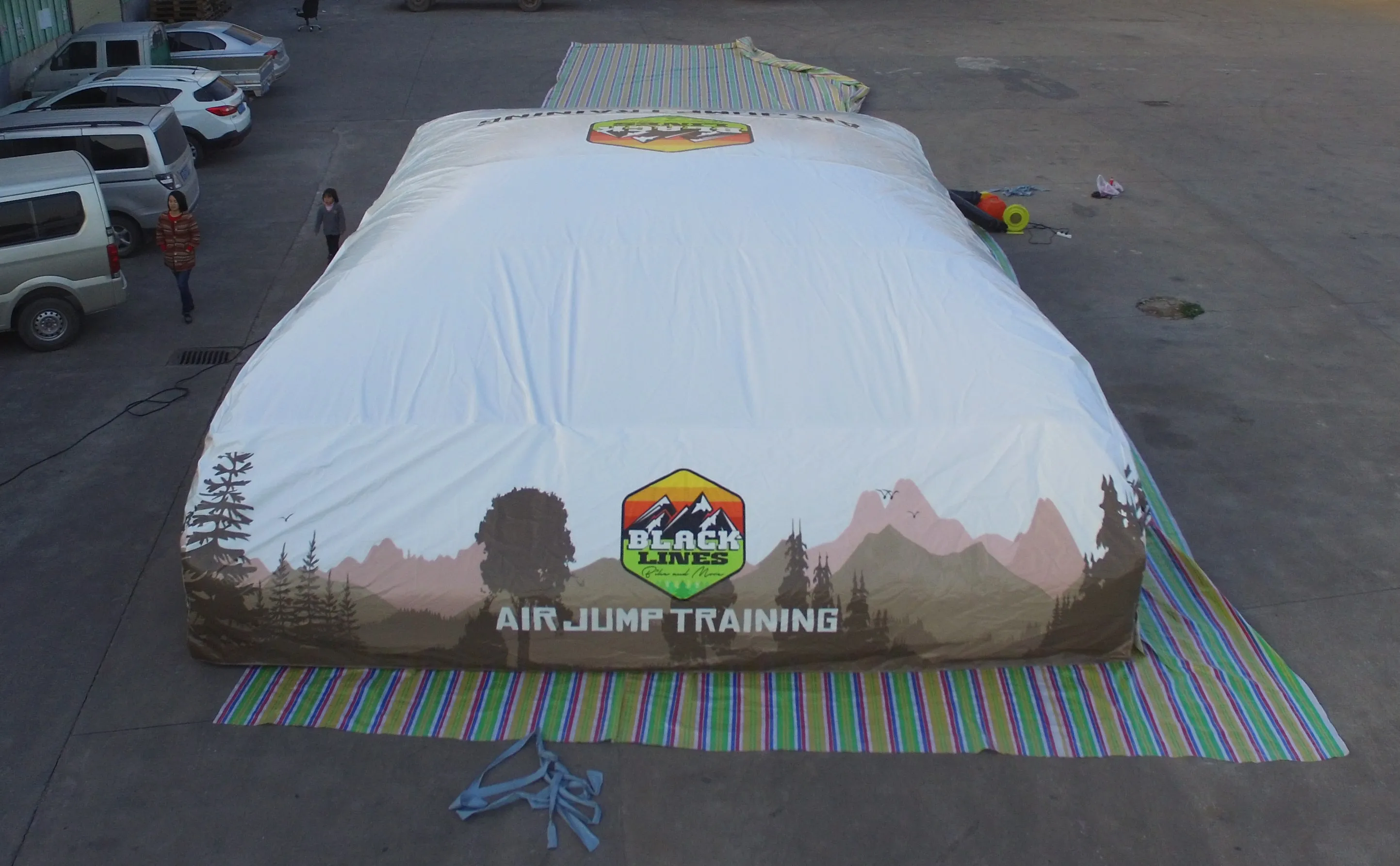 Huge painting inflatable BMX airbag protective pad for skiing or stunt landing jump training