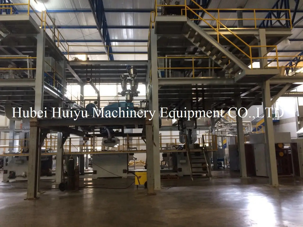 Высокопроизводительная полностью автоматическая машина из нетканого полипропилена для изготовления текстиля