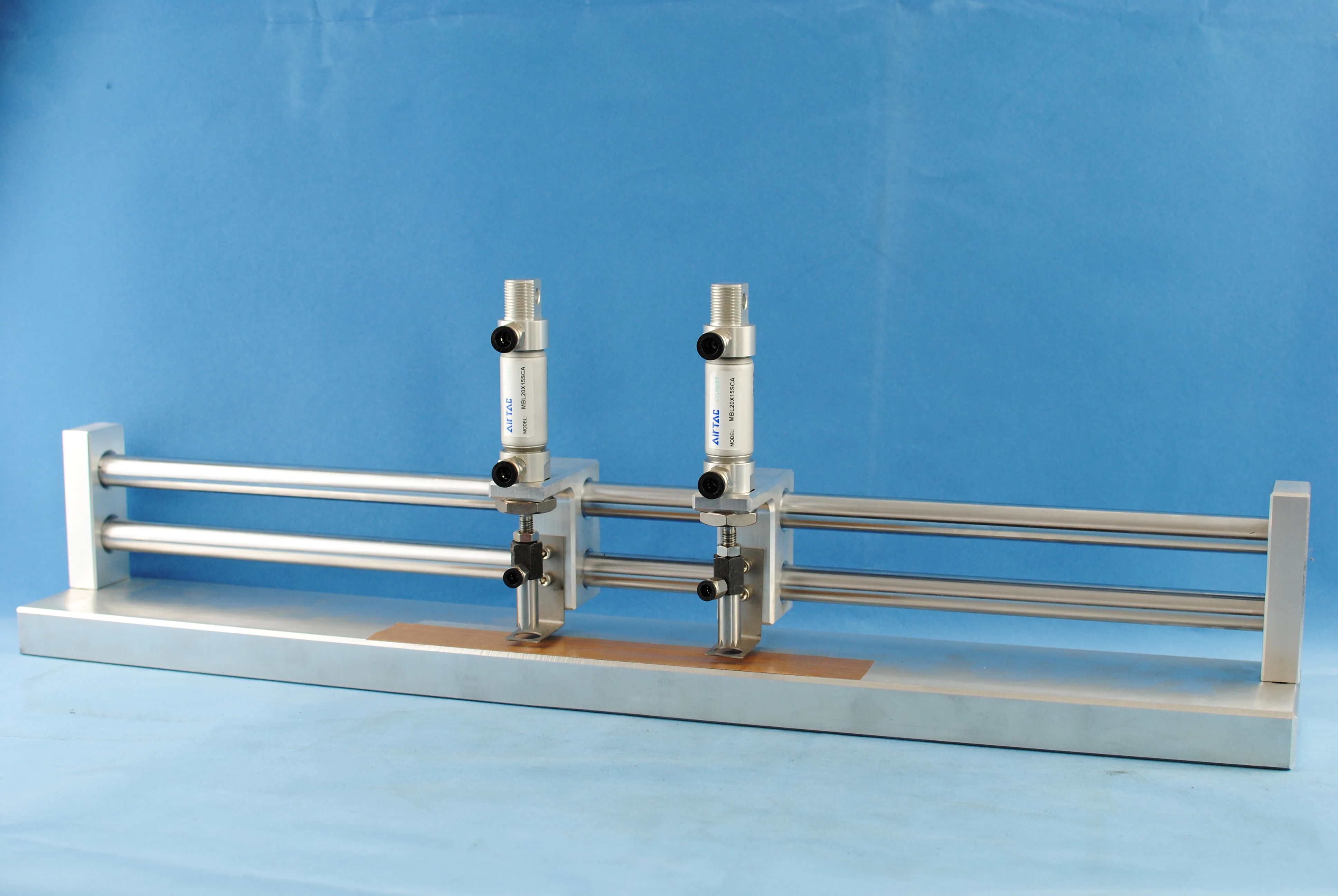 Toothed type adjustable round hole punch tool for PP film