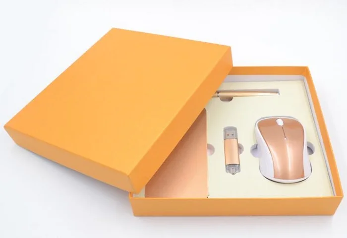 4 в 1 роскошный Рождественский подарочный набор, рекламный корпоративный подарочный набор 2018 с внешним аккумулятором OTG USB флеш-накопителем мышью