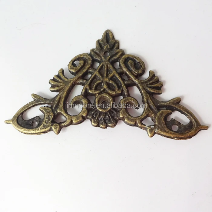 MC06 Antique Box Metal Corner Protectors Guard Edge Decorative