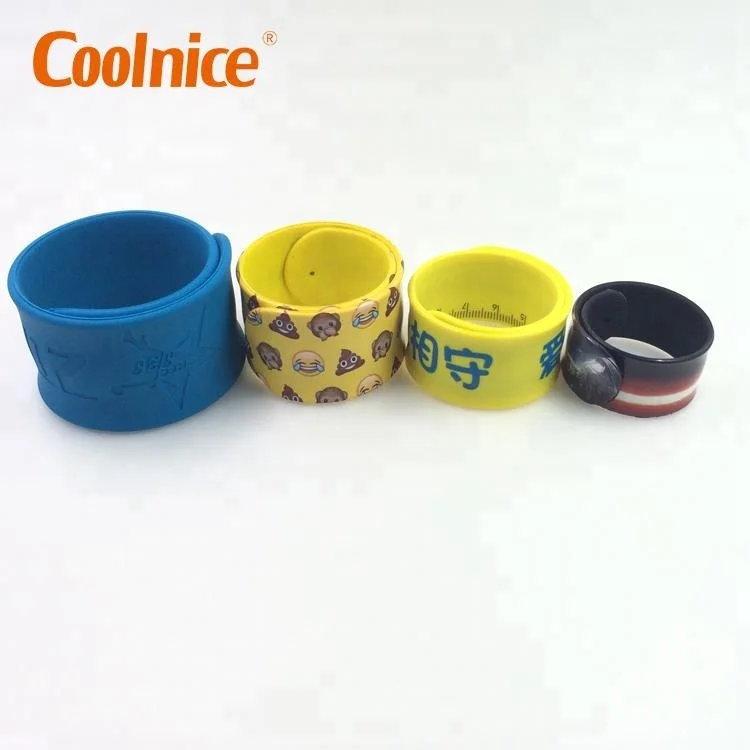 2018 Christmas gift whistle silicone slap bracelet for kids