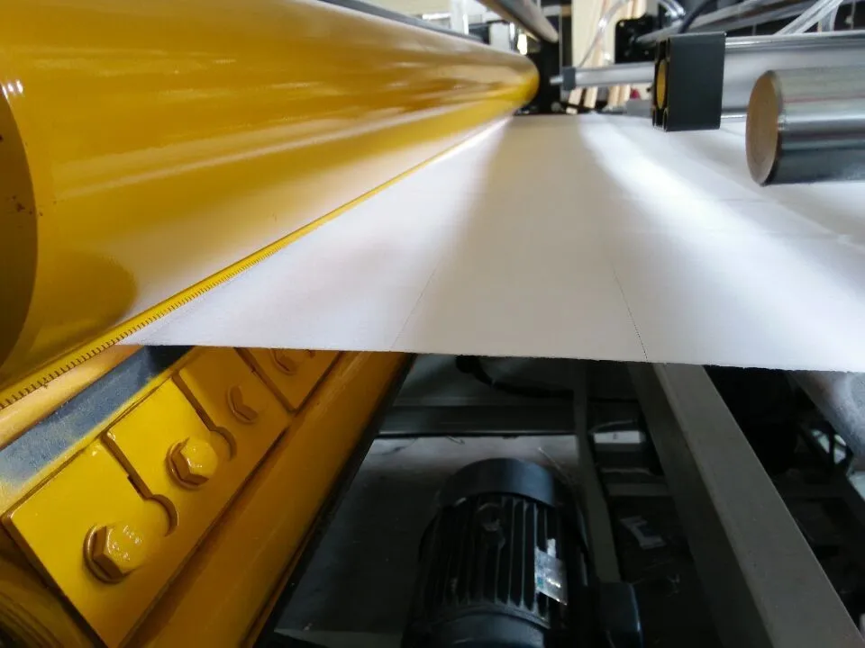 Высокая емкость полностью автоматическая туалет для рулонной бумаги и кухонное полотенце производственная линия