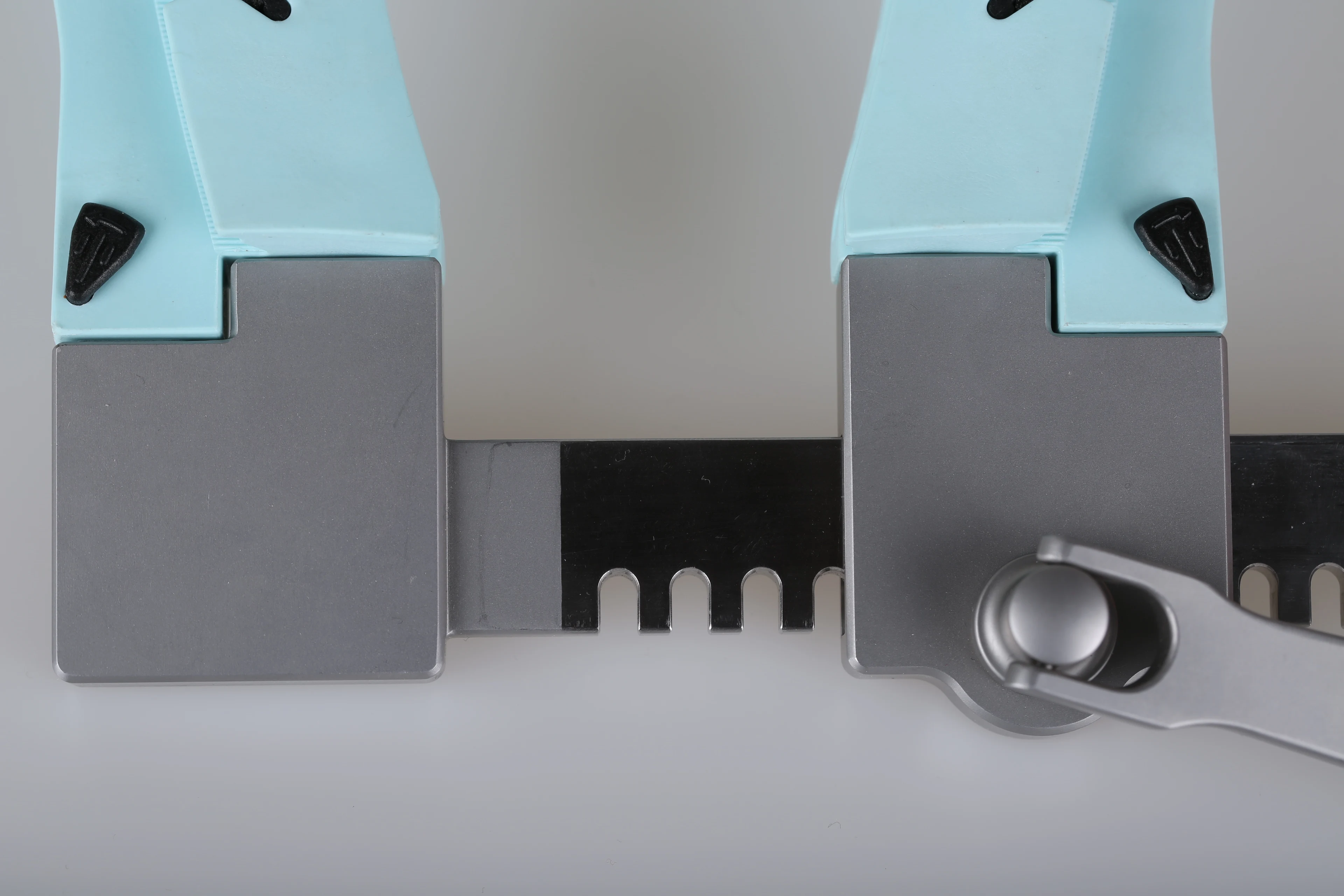 Suture organizer for cardiac surgery CE approved