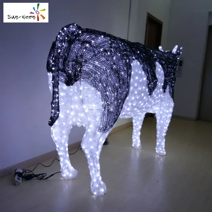 Cute large plastic garden cow for outdoor decoration with good quality